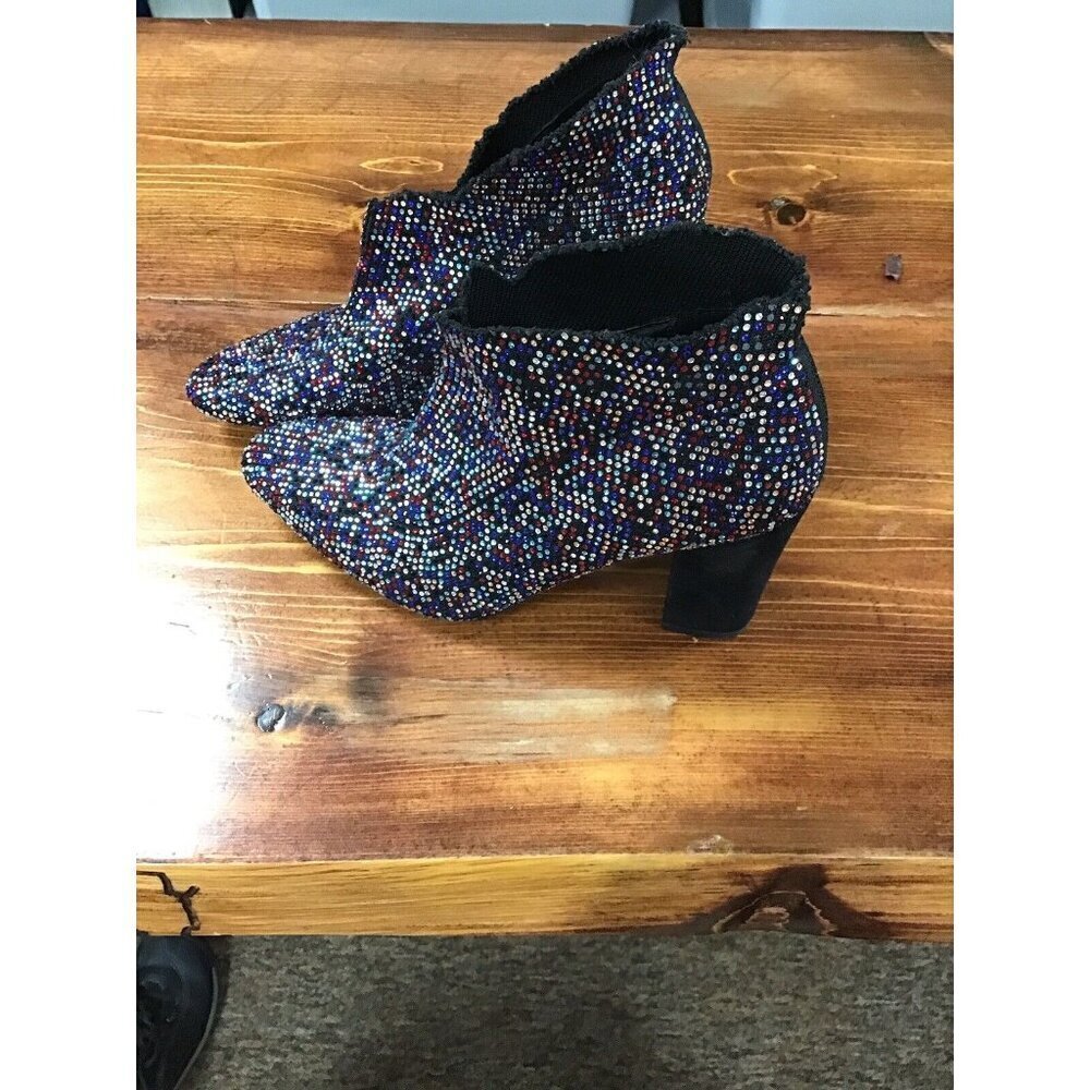 Woman’s Fun Sparkling Material Girl Bootie Size 6 ❤️ - Picture 2 of 5
